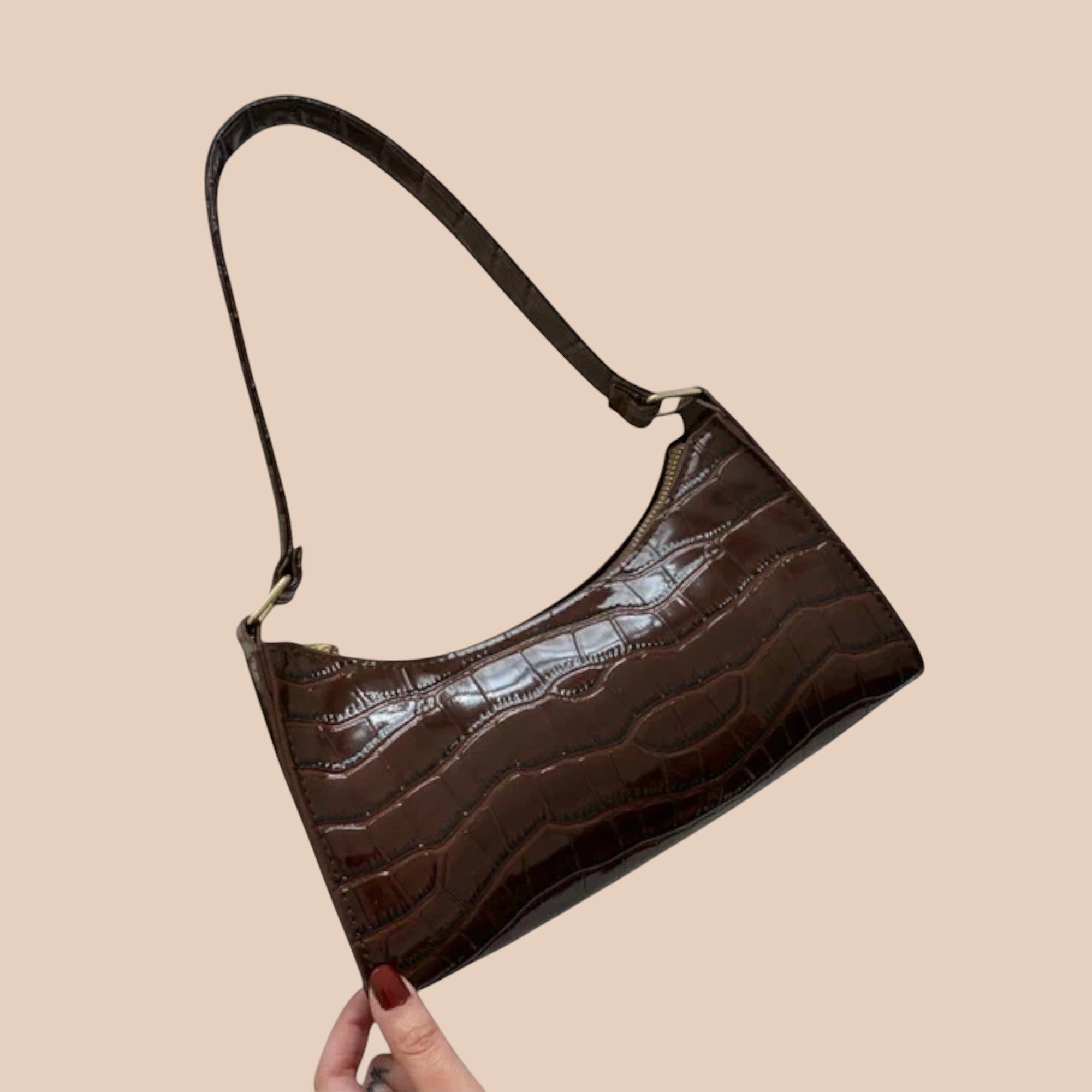 Eline. Bolsa de Couro Brilhante