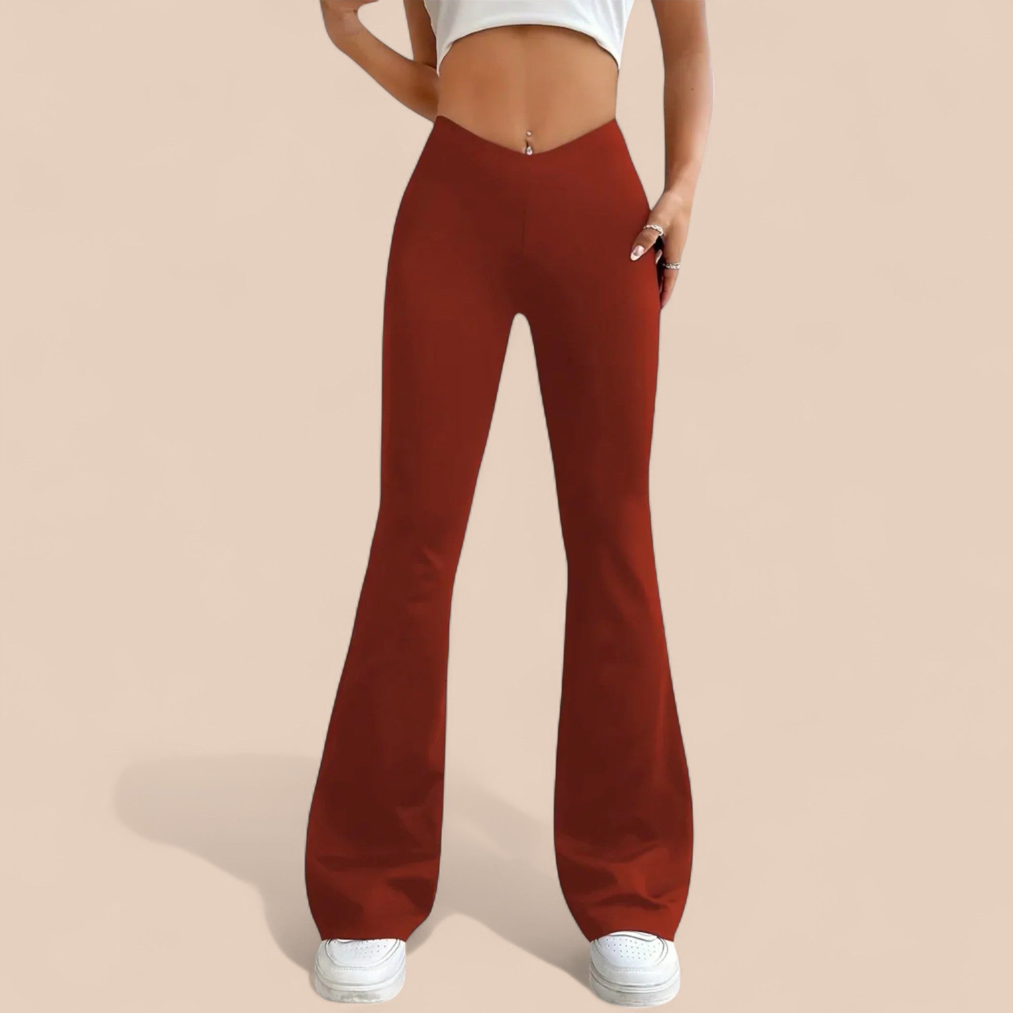 Calça Solta com Pernas à Boca de Sino