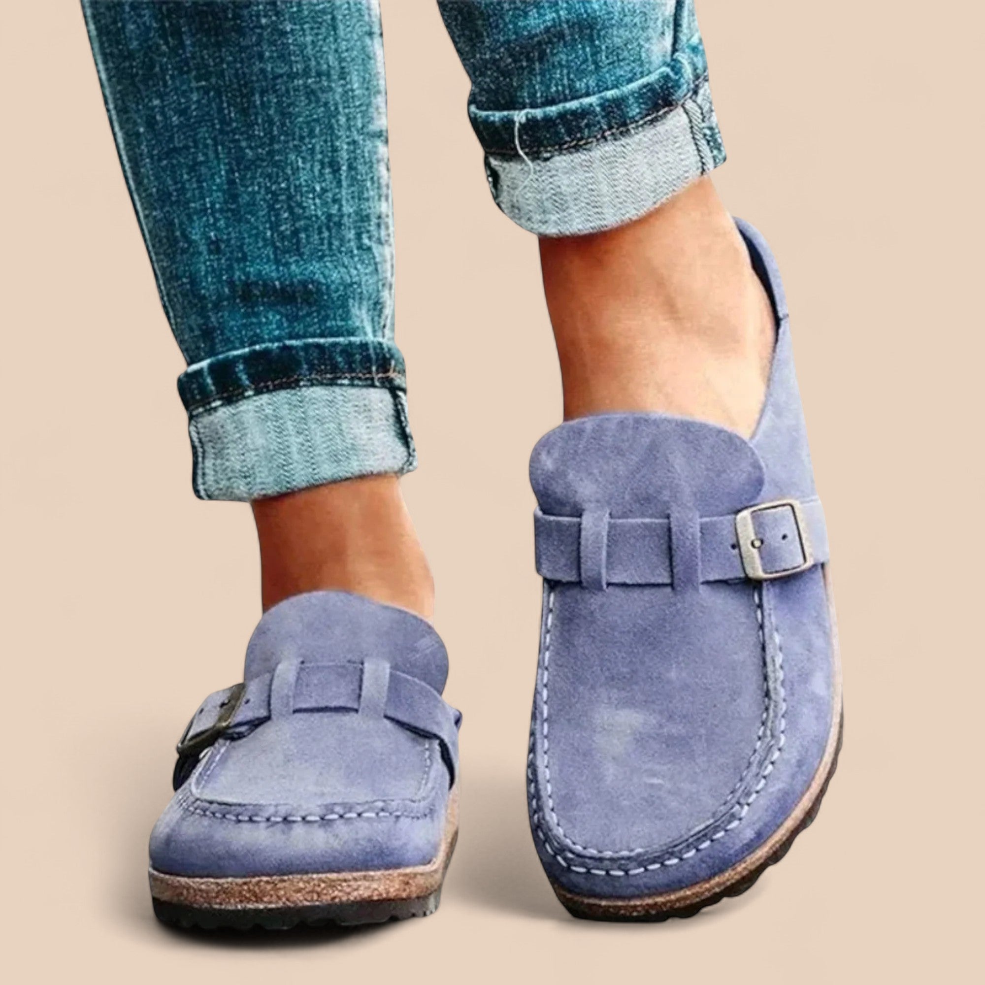 Mocassins ortopédicos femininos com fivela decorativa